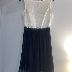 Comfy dress, black & white, formal